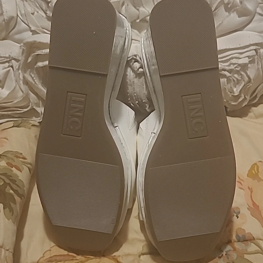 INC International Concepts White Patent Leath Wedge Sandals Minimalist New W.o.b